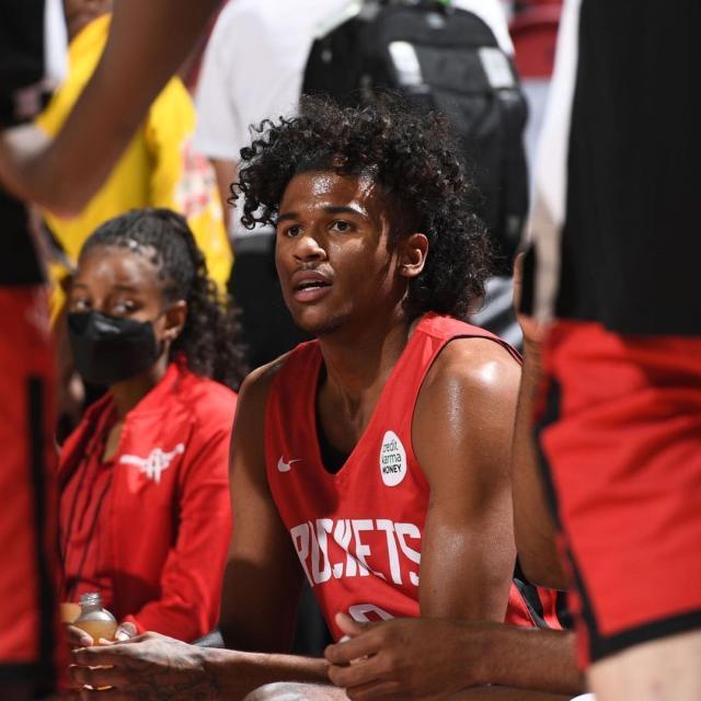 kaiyun-新赛季总经理调查（下）字母最佳防守 斯波最佳教练