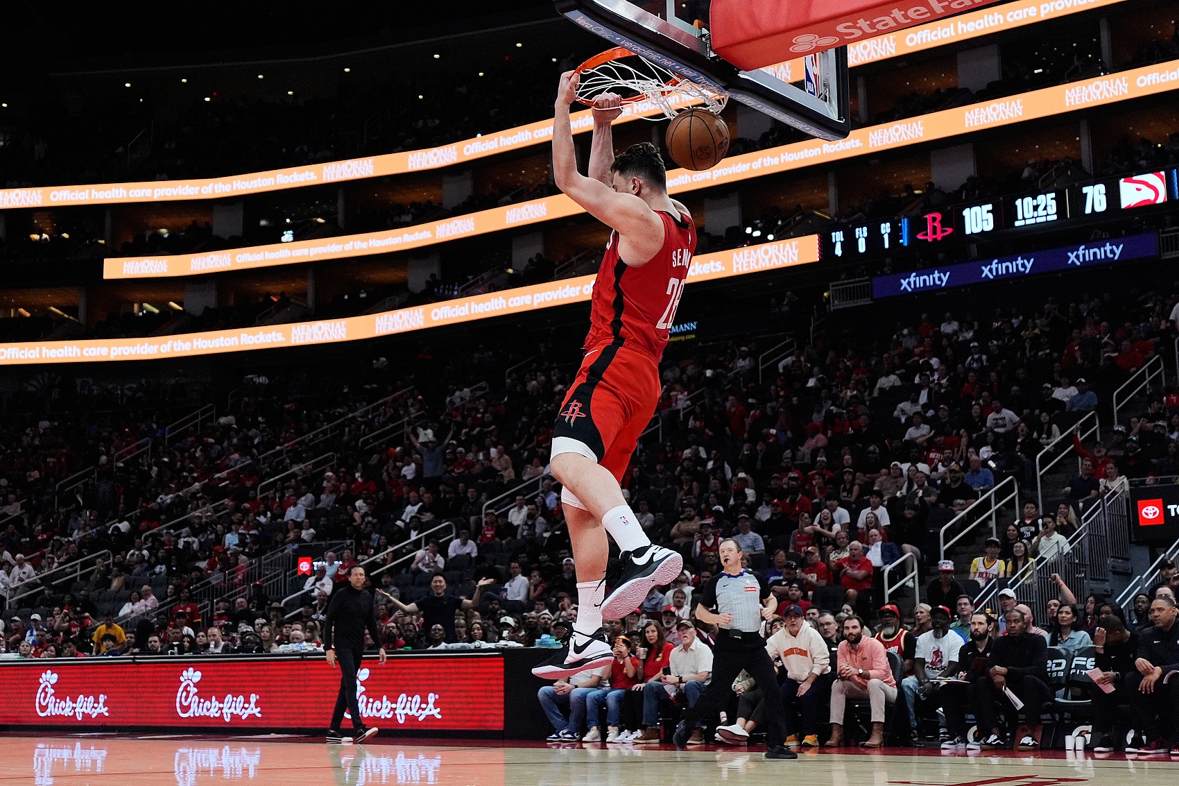 开云官网-博雷戈:申京是最棒的中锋之一 只有米西下半场和他拼了